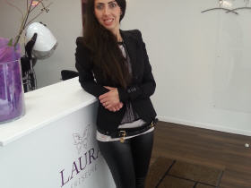 Friseurmeisterin Laura Tomasello